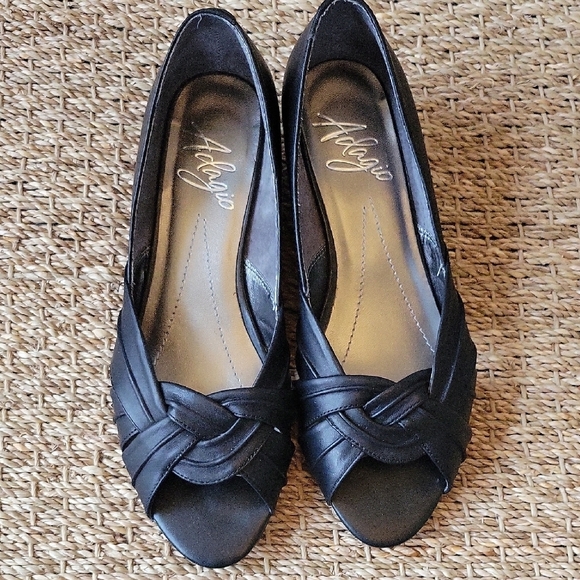 Adagio Chic Black Peep-Toe Leather Wedges Size 8. - Picture 4 of 9